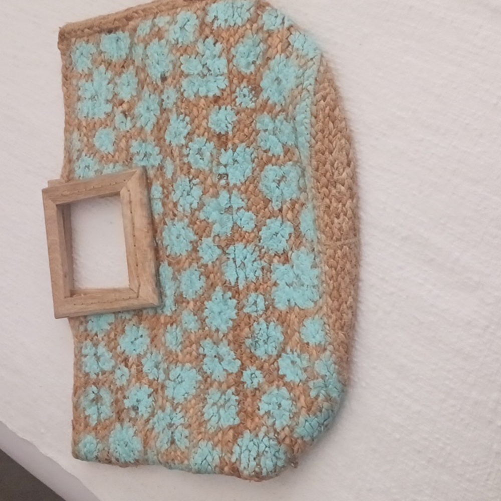 WOOD HANDLE JUTE WOVEN TOTE WITH TURQUOISE BLUE PAINTED ON FLORAL DESIGN